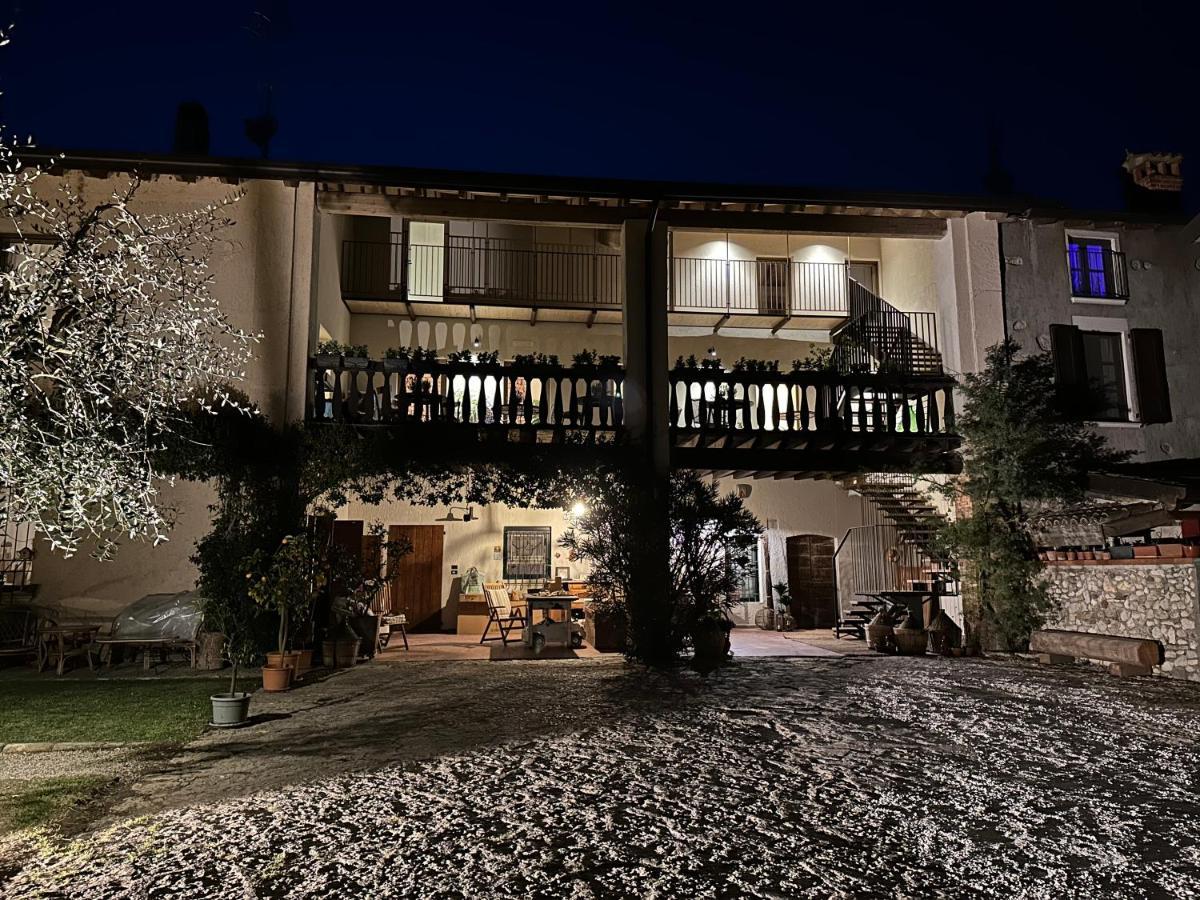 Corte Vallio Bed & Breakfast Desenzano del Garda Exterior photo