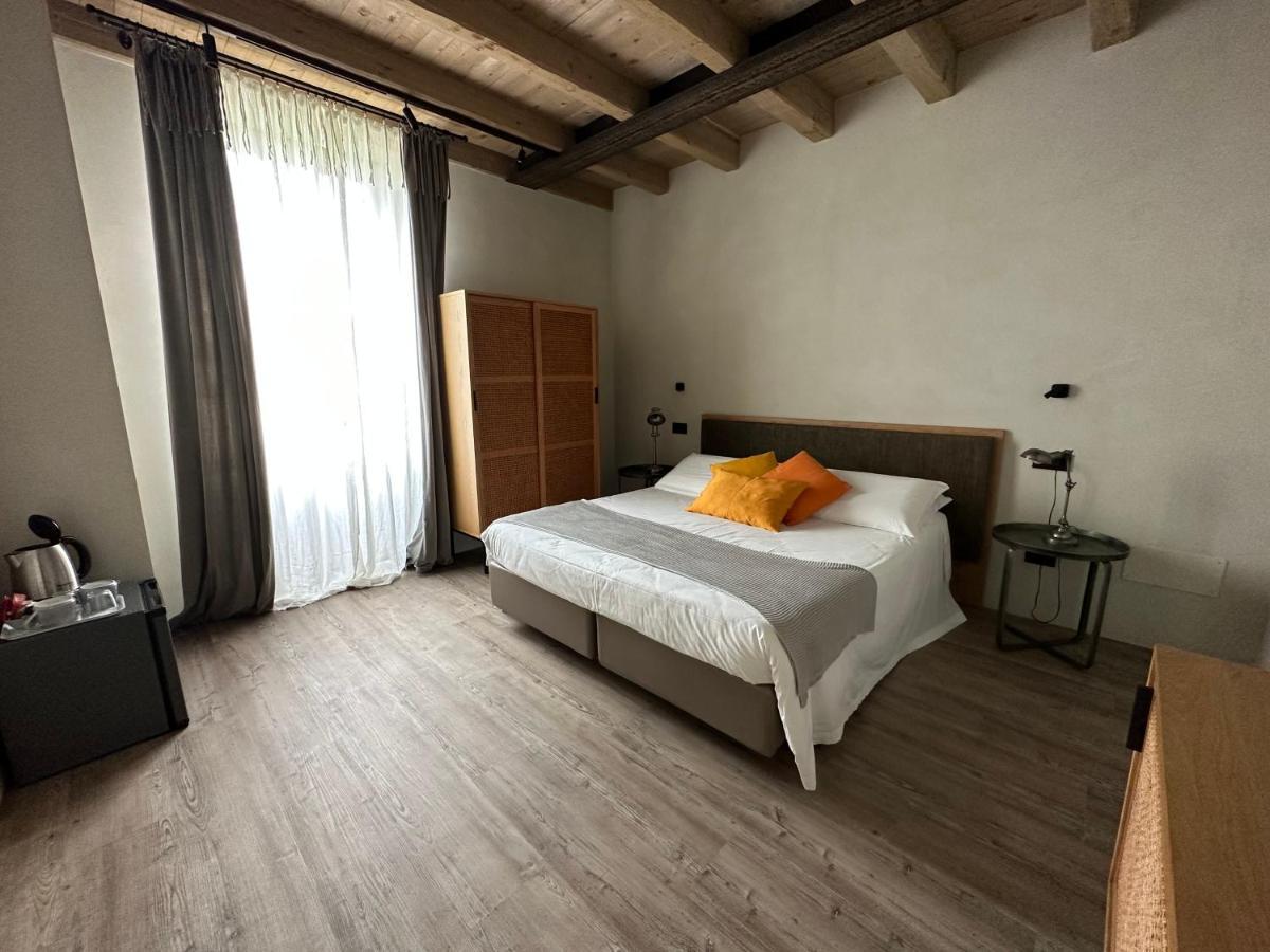 Corte Vallio Bed & Breakfast Desenzano del Garda Exterior photo